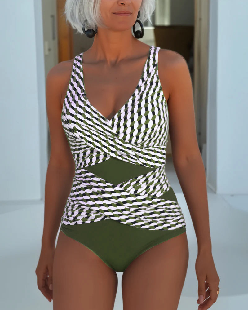 Costum de baie cu detaliu în cruce pentru un stil de resort relaxat