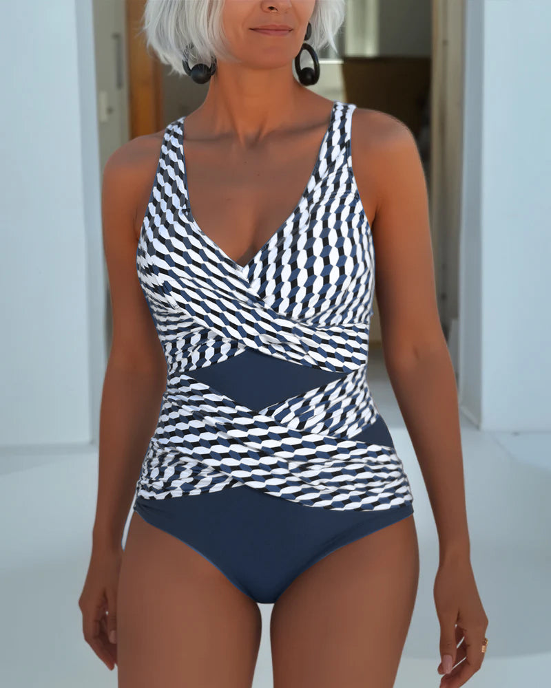 Costum de baie cu detaliu în cruce pentru un stil de resort relaxat
